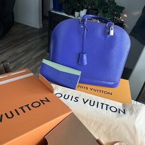 Epi Alma GM rare Louis Vuitton w/Wallet & boxes